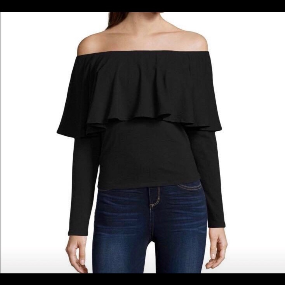 NWT - Off the Shoulder Top